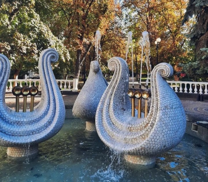 Фонтан "Лира" на Пушкинской