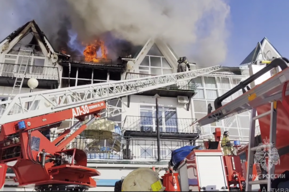    Трёх человек спасли на пожаре в жилом доме в микрорайоне Ерши в Иркутске