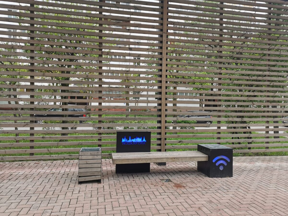 Лавочки с wi-fi на бул.Чавайна