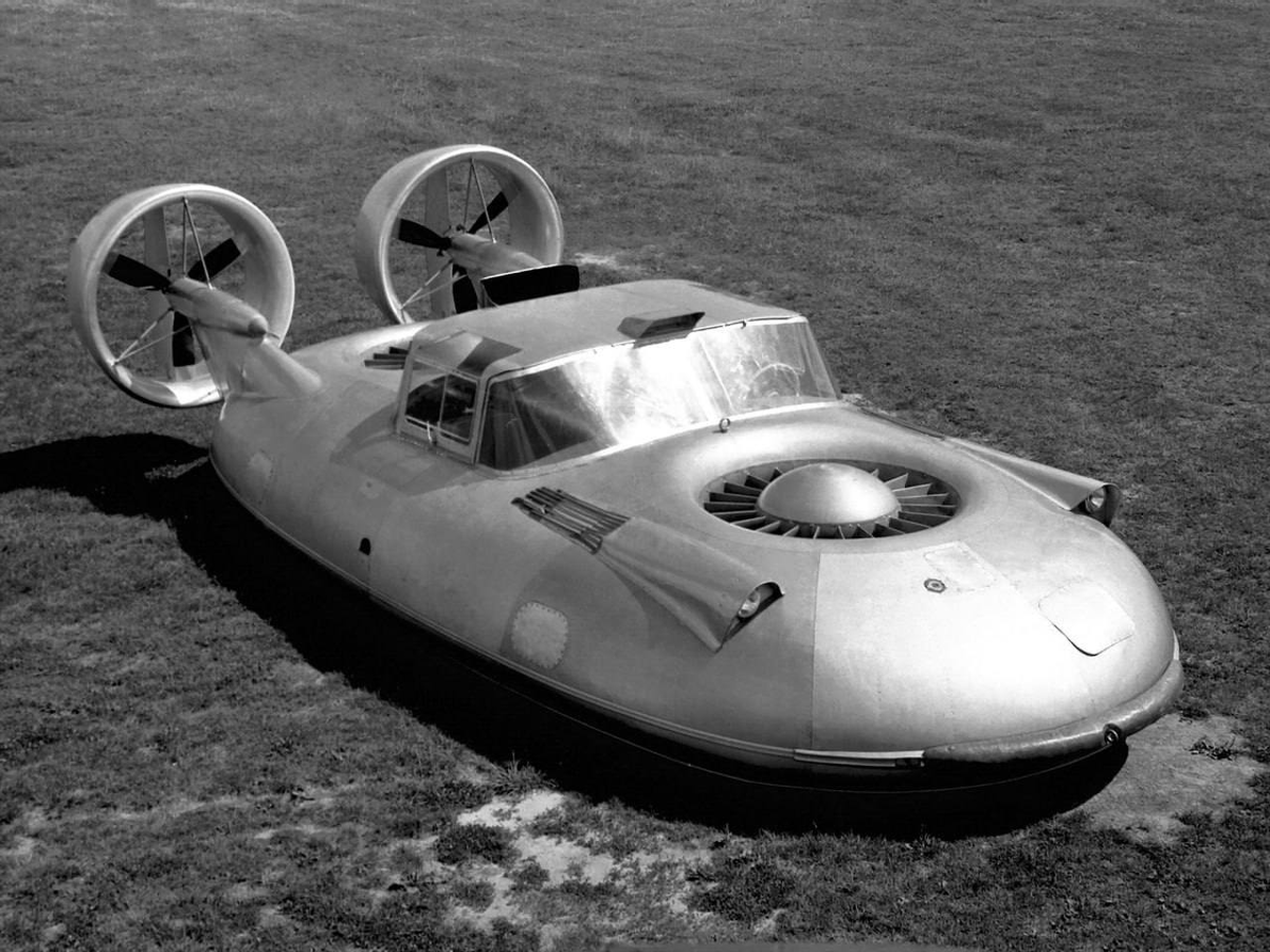 Когда-то мне казалось, что в Советском Союзе много недостатков, например, нет Сникерсов и Марсов, нет джинсов и ярких красивых оберток.-13