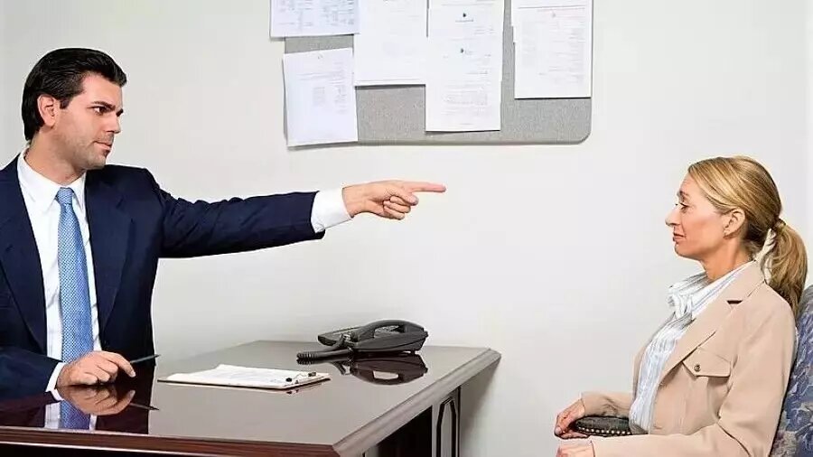 Уволить мать, которая одна воспитывает ребенка, становится невыполнимой задачей для работодателя. Фото: 1 MI