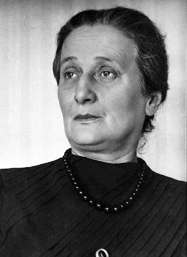 Анна Ахматова источник фото: https://interesnyefakty.org/foto-ahmatovoy/