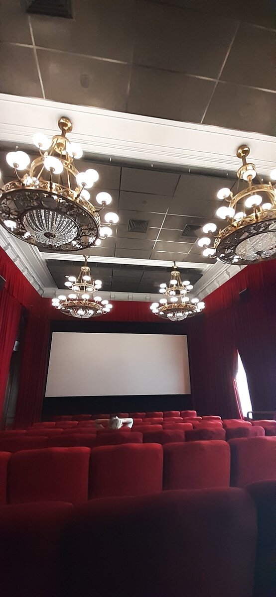 Москва. ГУМ. Кинозал. 3 этаж.