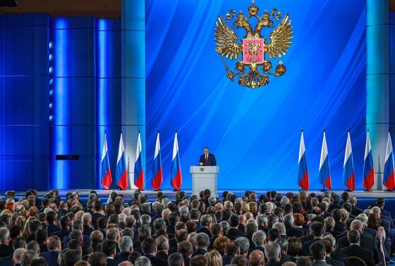    Президент РФ Владимир Путин во время выступления с ежегодным посланием к Федеральному собранию РФ