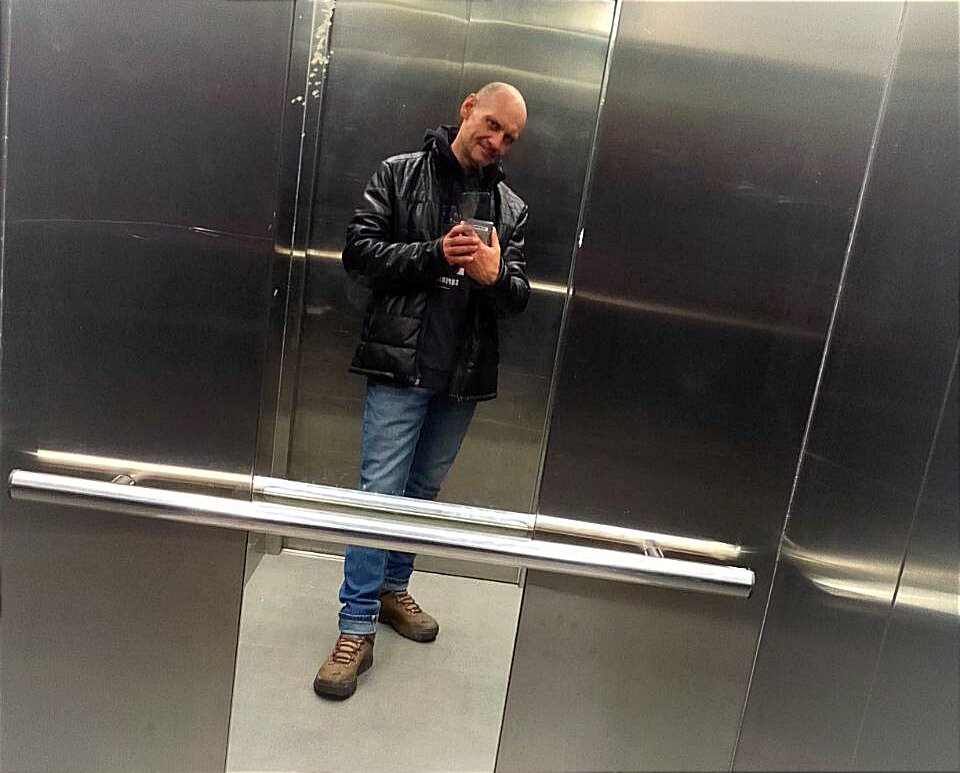 Отдал заказ и еду налегке. Ну как тут не улыбнуться?