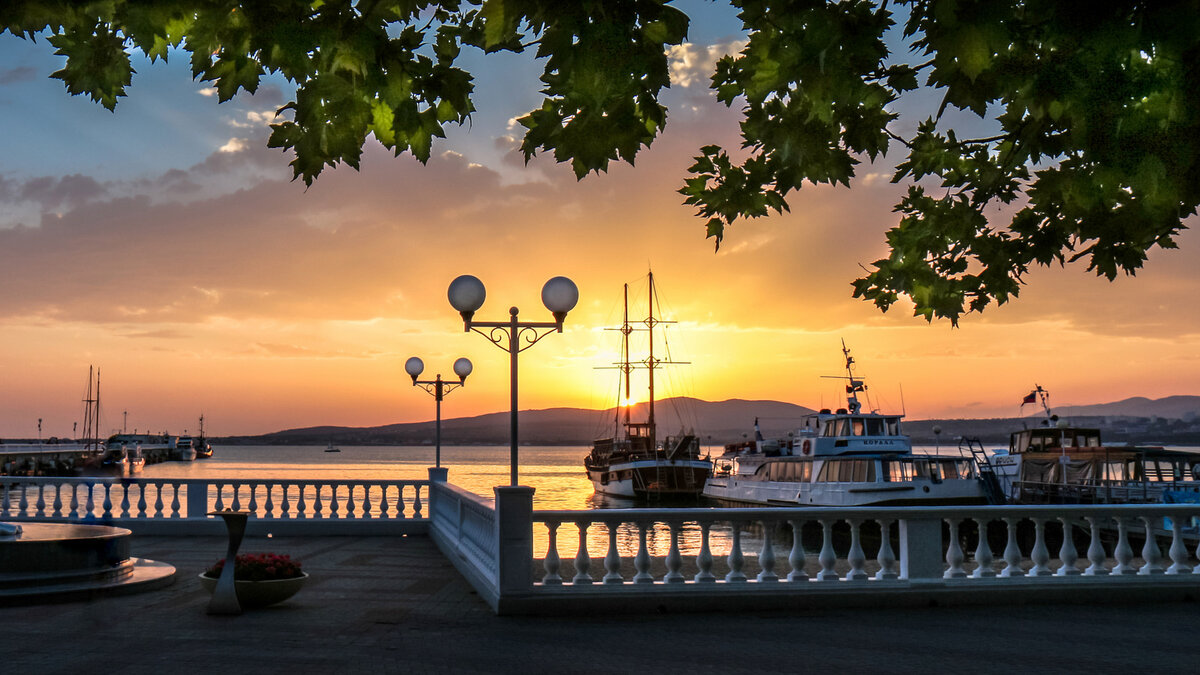 Набережная в Геленджике