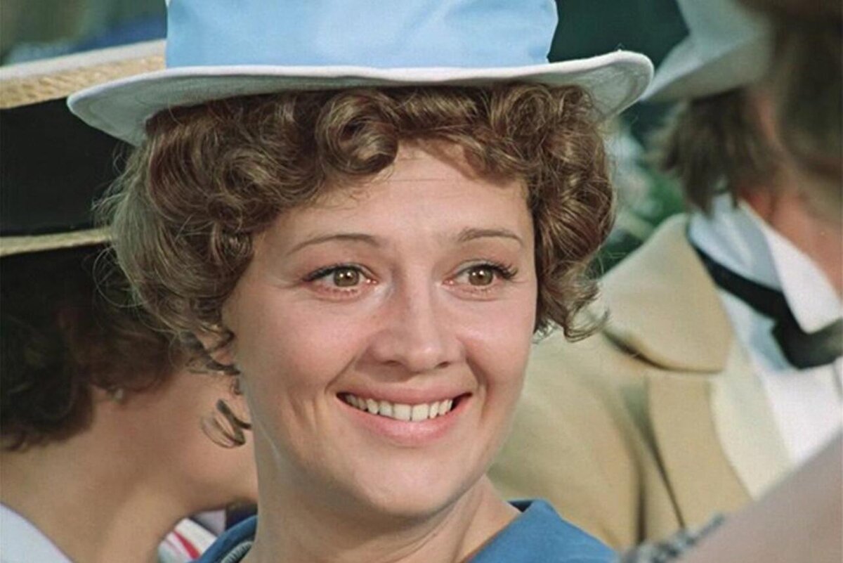 Алина Покровская в фильме «Трое в лодке, не считая собаки». Фото: кадр из фильма