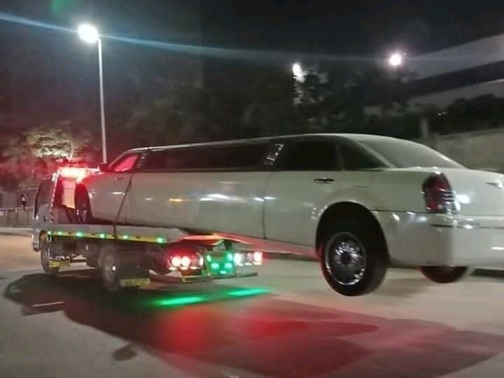 Фотографии смешных и забавных грузоперевозок в западных странах