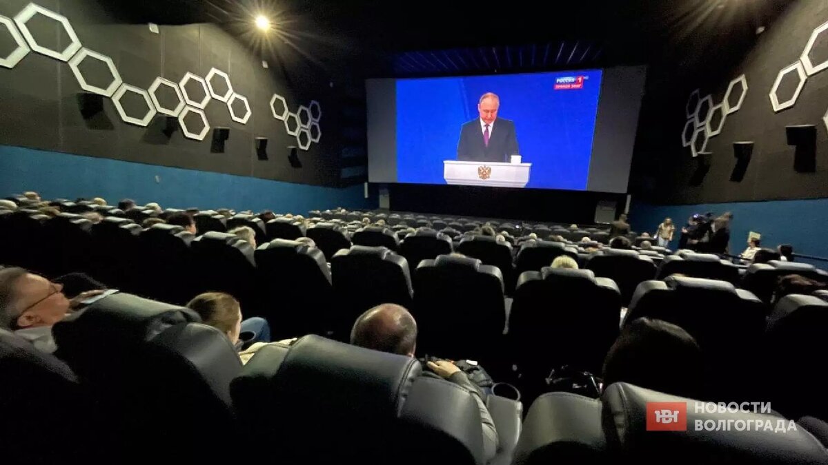     Владимир Путин в послании Федеральному Собранию озвучил новые меры поддержки для семей в России, а также подчеркнул, что ключевые меры необходимо продлить до 2030 года.