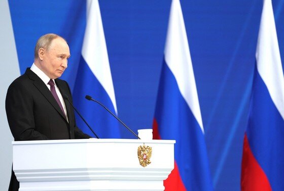    Президент РФ Владимир Путин во время выступления с ежегодным посланием Федеральному собранию РФ