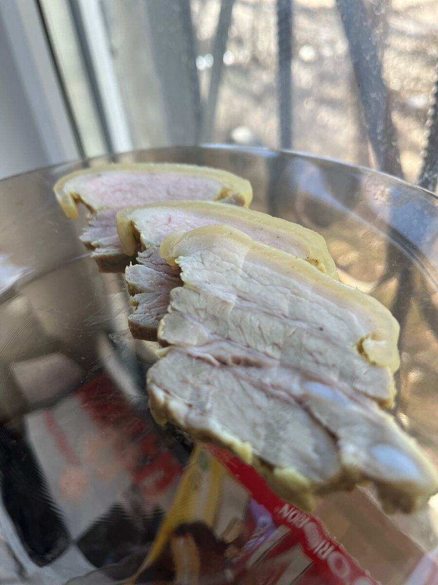 Иногда берём домашнее сало, но жира там меньше, чем мяса.
