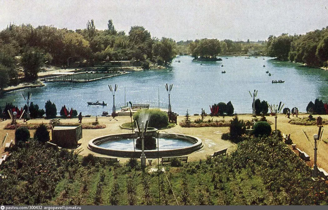 1966 год, Автор: Г.Графкин Источник: http://ic.pics.livejournal.com/a_volosevich/45602893/36115/36115_original.jpg
Подпись на вотермарке:argopavel1@mail.ru,  взято с сайта Pastvu.com