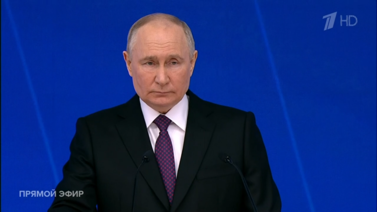    Владимир Путин поручил запустить новую программу расселения аварийного жилья Кристина Просвиркина