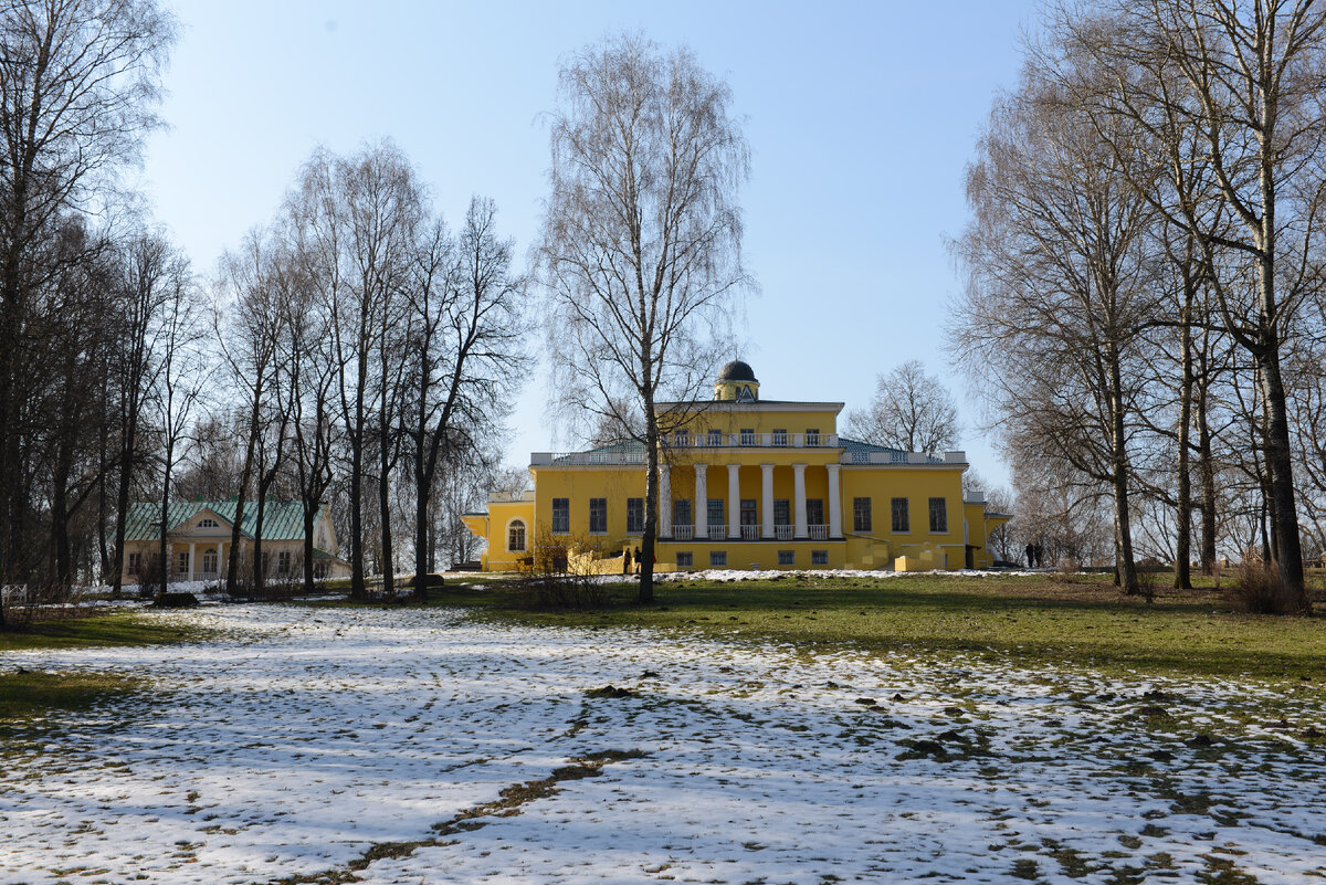 Восстановленная усадьба Тютчевых в Овстуге.