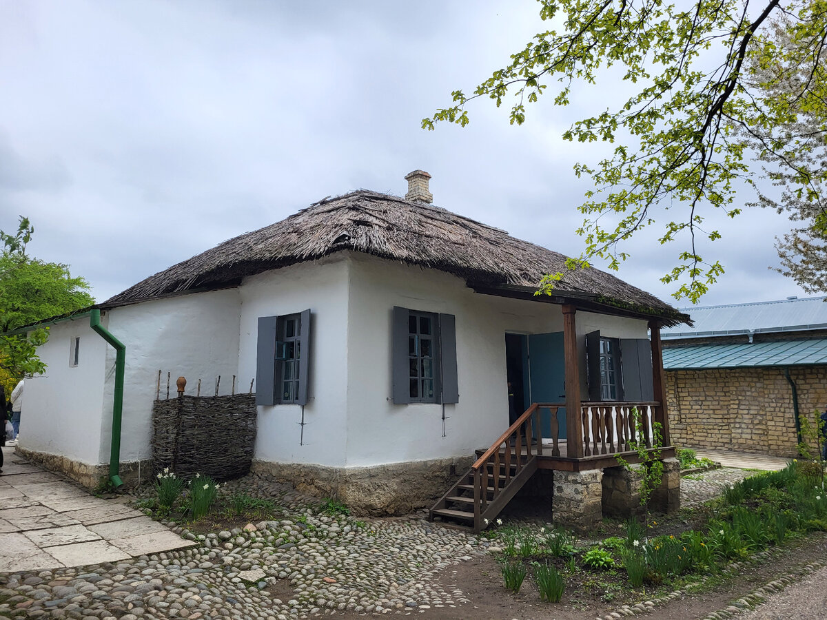 Фото автора. Домик М.Ю.Лермонтова. Сейчас здесь находится музей