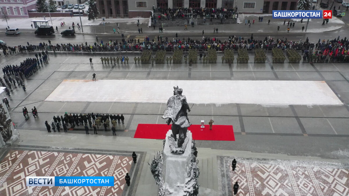    Путин объявил о начале специальной кадровой программы "Время героев" для участников СВО