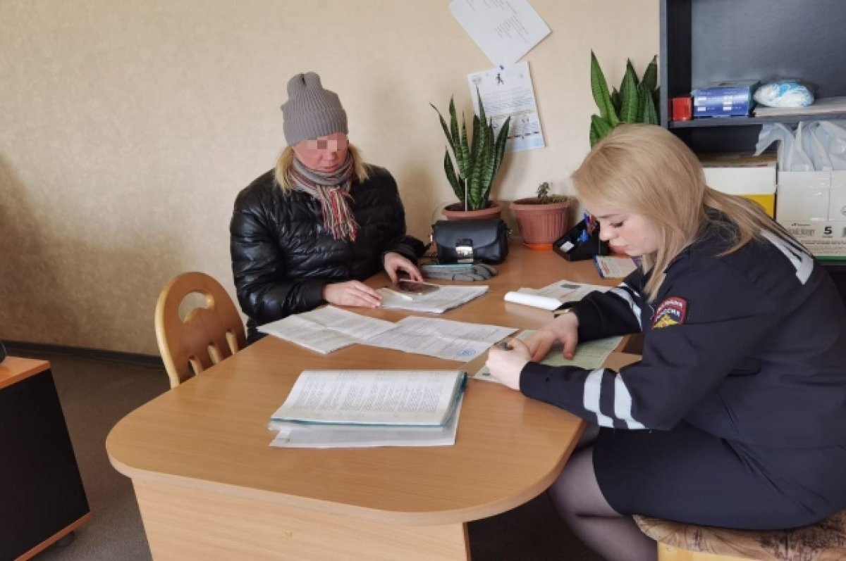    На Урале лишённая прав автоледи протаранила «Ниссаном» шлагбаум и скрылась