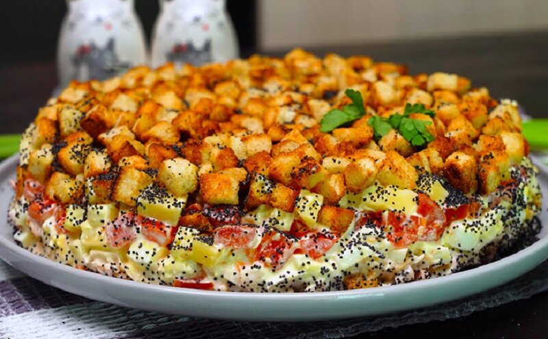 Простой и вкусный салат «Обжорка» для праздничного стола 
