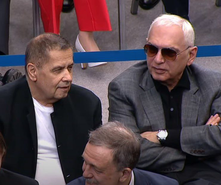 Всего слабей усваивают люди взаимным обучаясь отношениям. Анекдоты про доброту. Устраиваемся поудобнее. Один раз сделаешь добро скажут большое спасибо второй раз. Нет такого слова.