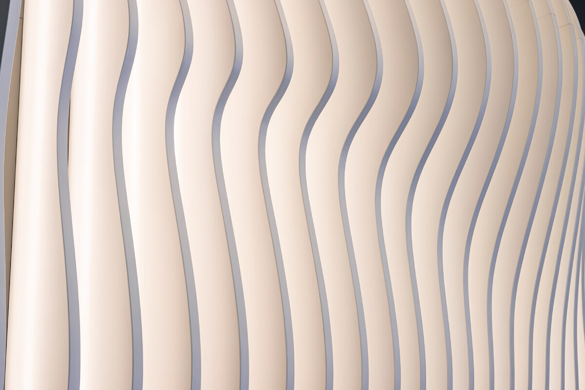 Потолок в параметрическом стиле, г. Тюмень, библиотека, в исполнении производственной компании ARTMOROSHKA.