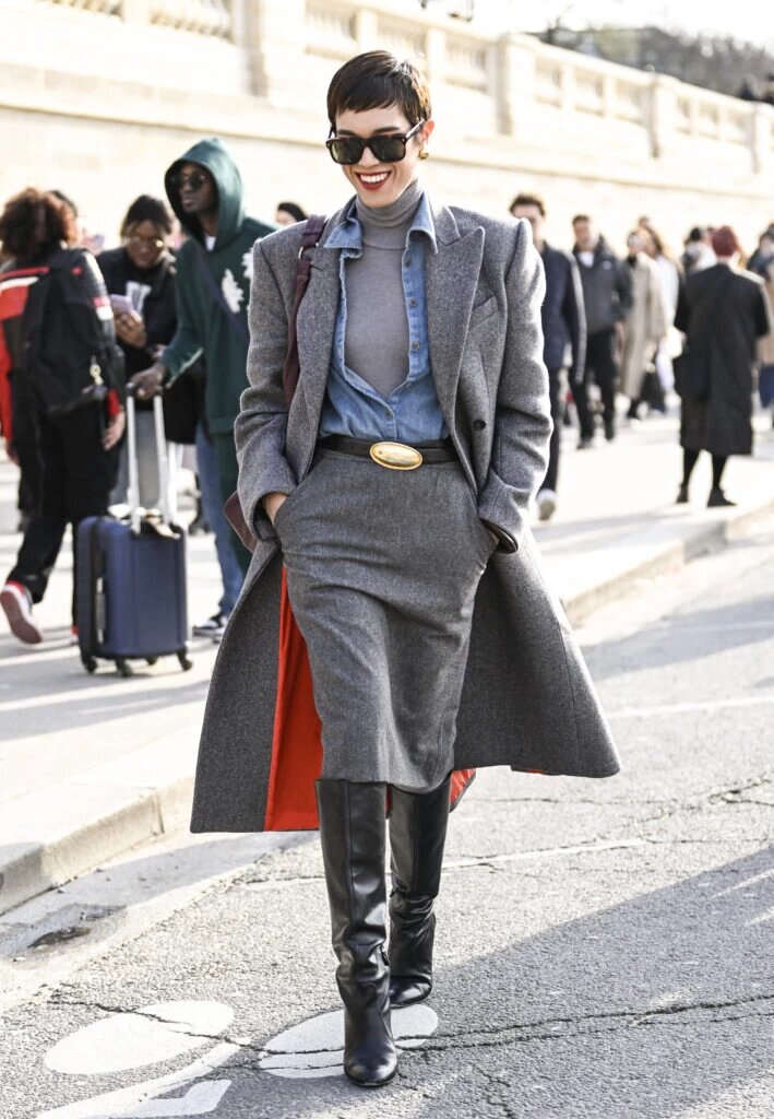 Улицы Парижа изобилуют модниками, но не все из них хорошо одеты — кто на самом деле в тренде?-10