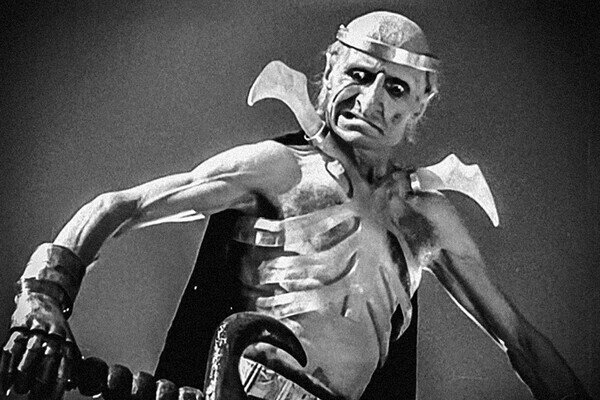 Георгий Милляр в роли Кощея в кадре из фильма «Кащей Бессмертный» (1945) / Киностудия им. Горького