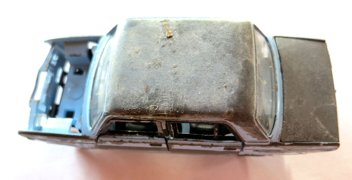 Ну хоть крышка багажника есть.