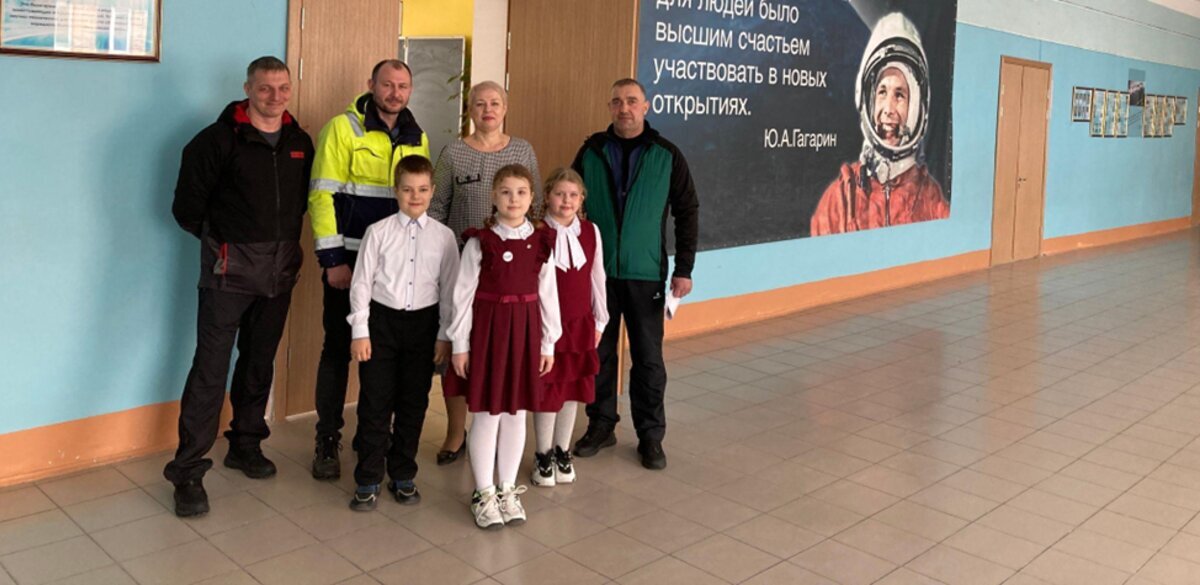 Тц гагаринский лого. Гагаринский работает. Гагаринский работает. Гагаринский загс москвы. Гагаринский работает.