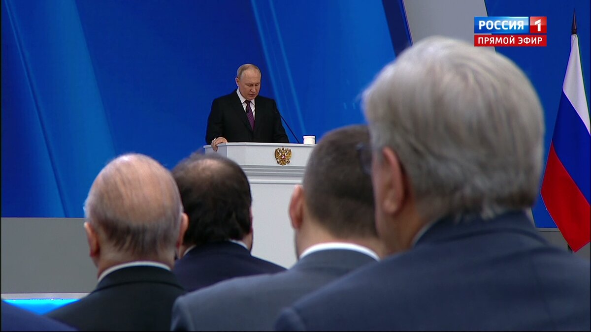    Рәсәй бөгөн финанс донъяның тотороҡло булыуы яғында