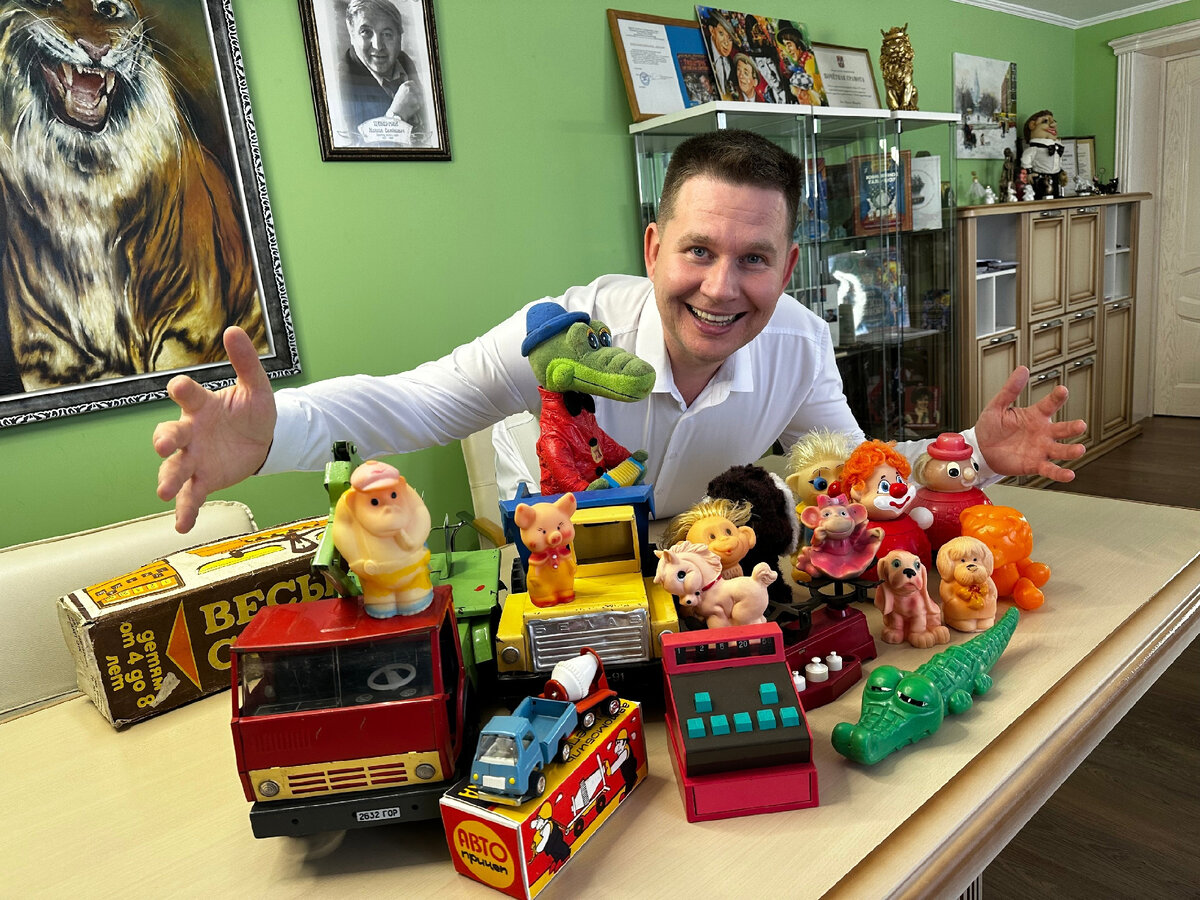 На фото директор Омского цирка - Виталий Доля 