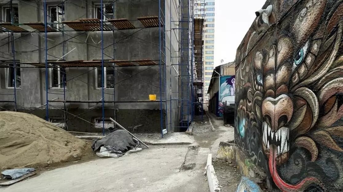     ВЭБ-Индекс выяснил что в 2023 году Краснодар вырвался вперед по количеству квадратных метров жилья на одного краснодарца. В то время как по России показатель обеспеченности квадратными метрами равен 28,3 кв. м на человека, то в Краснодаре он выше почти на девять единиц.