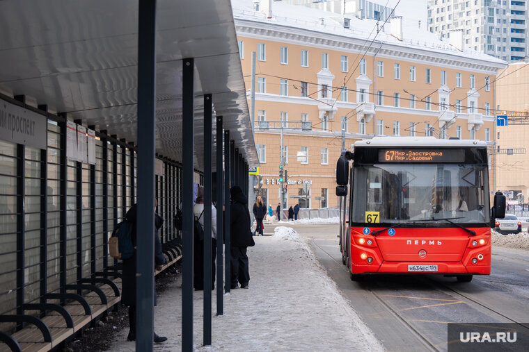 Жд дорога москва севастополь на карте. Расписание поезда спб севастополь с остановками. Маршрут поезда пермь симферополь. Маршрут поезда екатеринбург симферополь. Схема движения трамваев пермь.