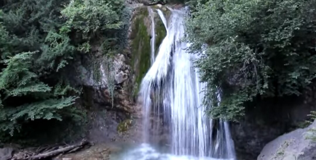 2. Будьте гибкими. Путешествия - это приключение, поэтому не стоит строго придерживаться расписания. Будьте готовы изменить планы и исследовать новые места, которые возможно не были включены в ваш оригинальный план.

3. Узнавайте о местной культуре. Перед поездкой изучите особенности и традиции местной культуры. Знание этикета и некоторых обычаев поможет вам избежать неловких ситуаций и показать уважение к местным жителям.

4. Путешествуйте легко. Не перегружайте себя лишними вещами. Возьмите только необходимое, чтобы уменьшить вес вашего багажа и упростить перемещение.

5. Исследуйте местную кухню. Попробуйте местные блюда и напитки, чтобы погрузиться в атмосферу местной культуры