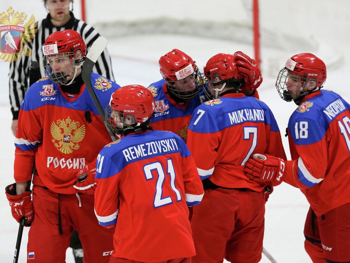    Юниорская сборная России по хоккею© Фото : DMITRY RUKHLETSKIY