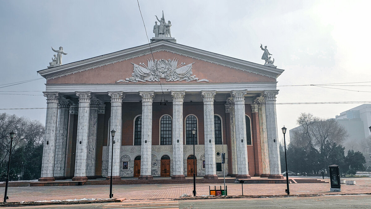 
Авторы: ВЛАДИМИР БАННИКОВ