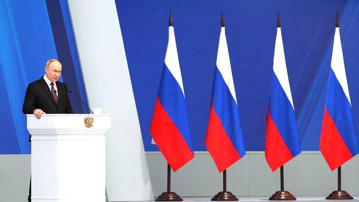    Владимир Путин выступает с посланием к Федеральному собранию. Фото: http://www.kremlin.ru/events/president/transcripts/73585