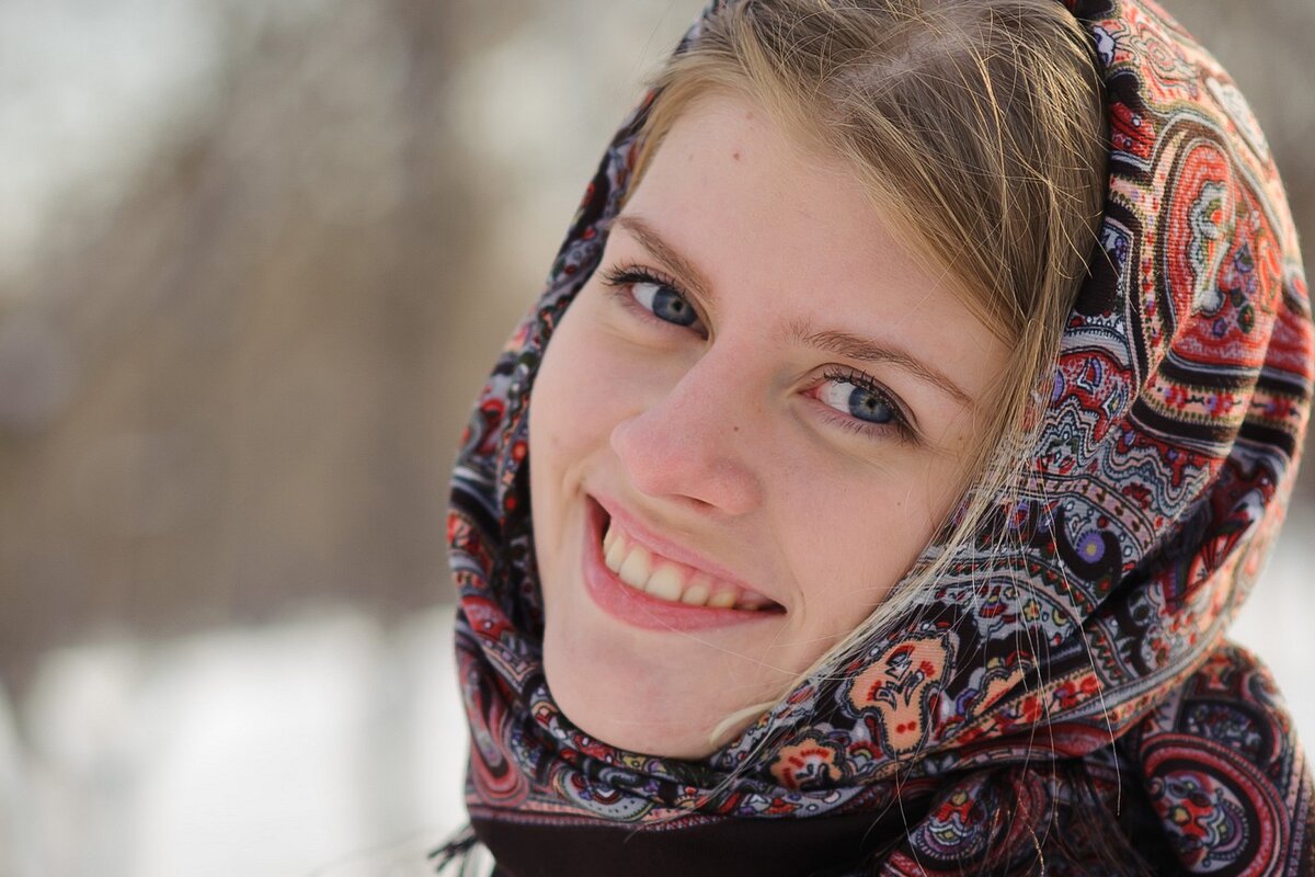 "Ай, не давай ты батюшке зелена вина испить. Запродаст он доченьку на дальнюю сторонушку"(с) Фото: mixyfotos