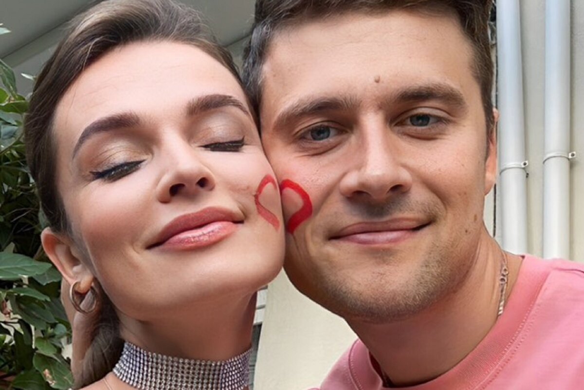     «Я ощущаю себя матерью дракона»: жена Александра Энберта рассекретила вторую беременность в годовщину свадьбы