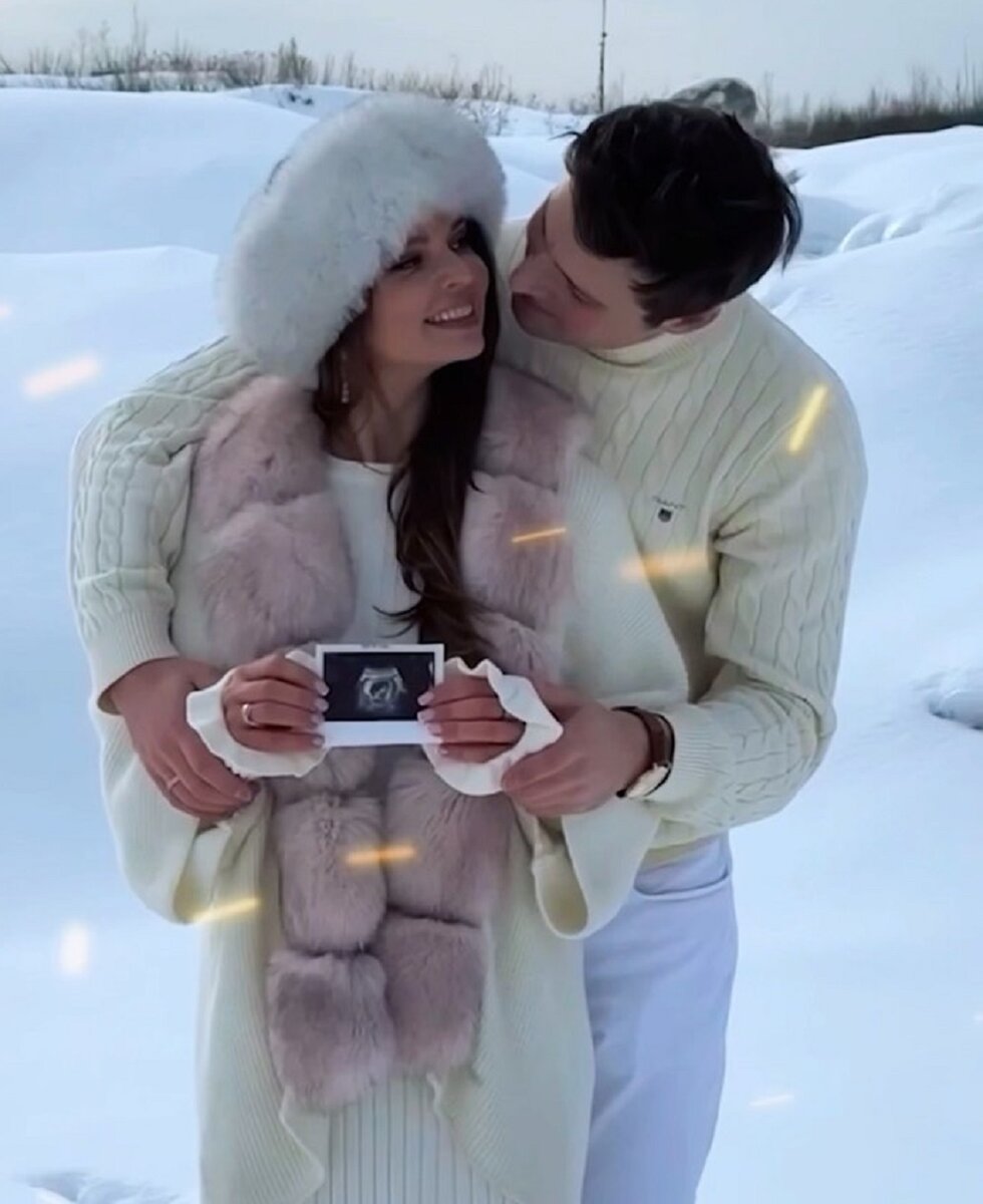    Алеся Данчук и Александр Энберт показали снимок УЗИКадр из видео
