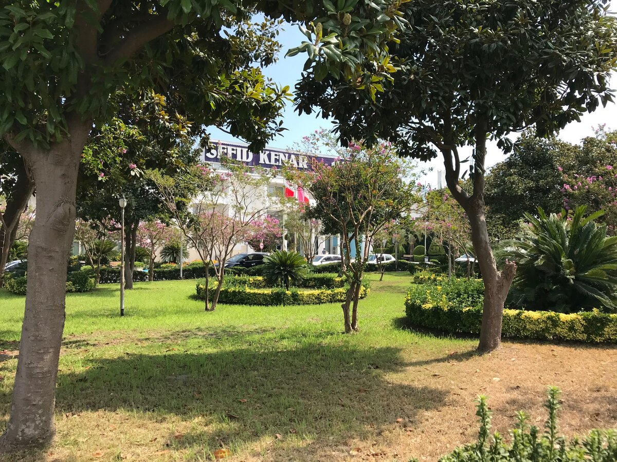 Пляжный отель Sefid Kenar - у него свой сад