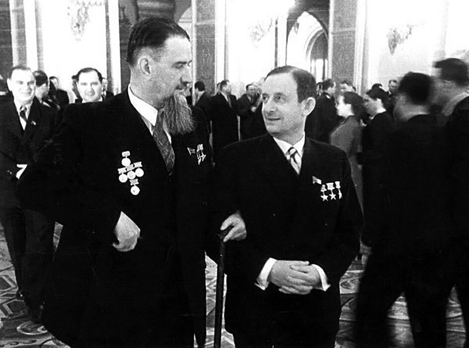 Курчатов и Харитон.   фото: картинки  яндекса