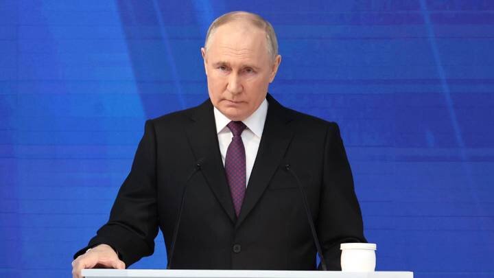  Президент России Владимир Путин выступает с обращением к Федеральному собранию в Гостином Дворе / Фото: Михаил Климентьев / РИА Новости