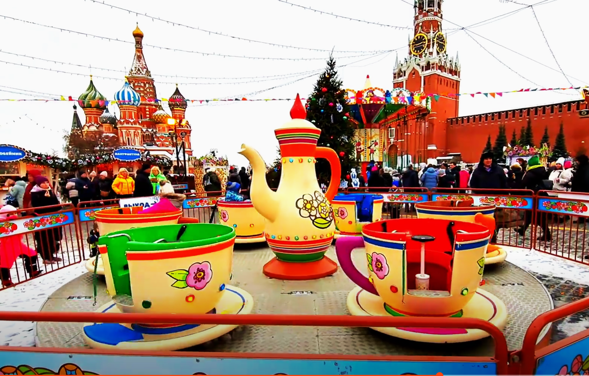 Широкая масленица прошлого года на Красной площади в Москве. Фото автора канала 