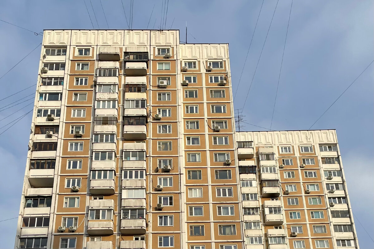 15-я Парковая улица, 38. Вид с запада. 