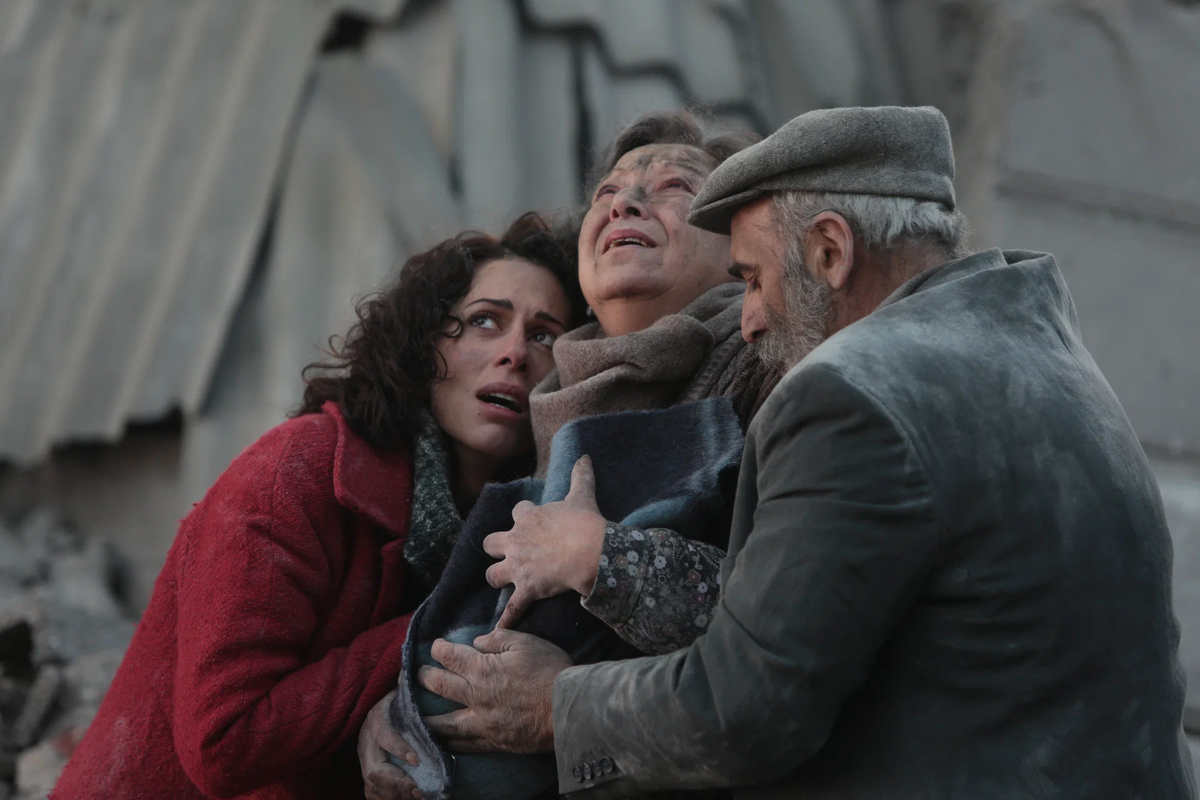 - Название фильма: Землетрясение 2016 - Кадр из фильма.