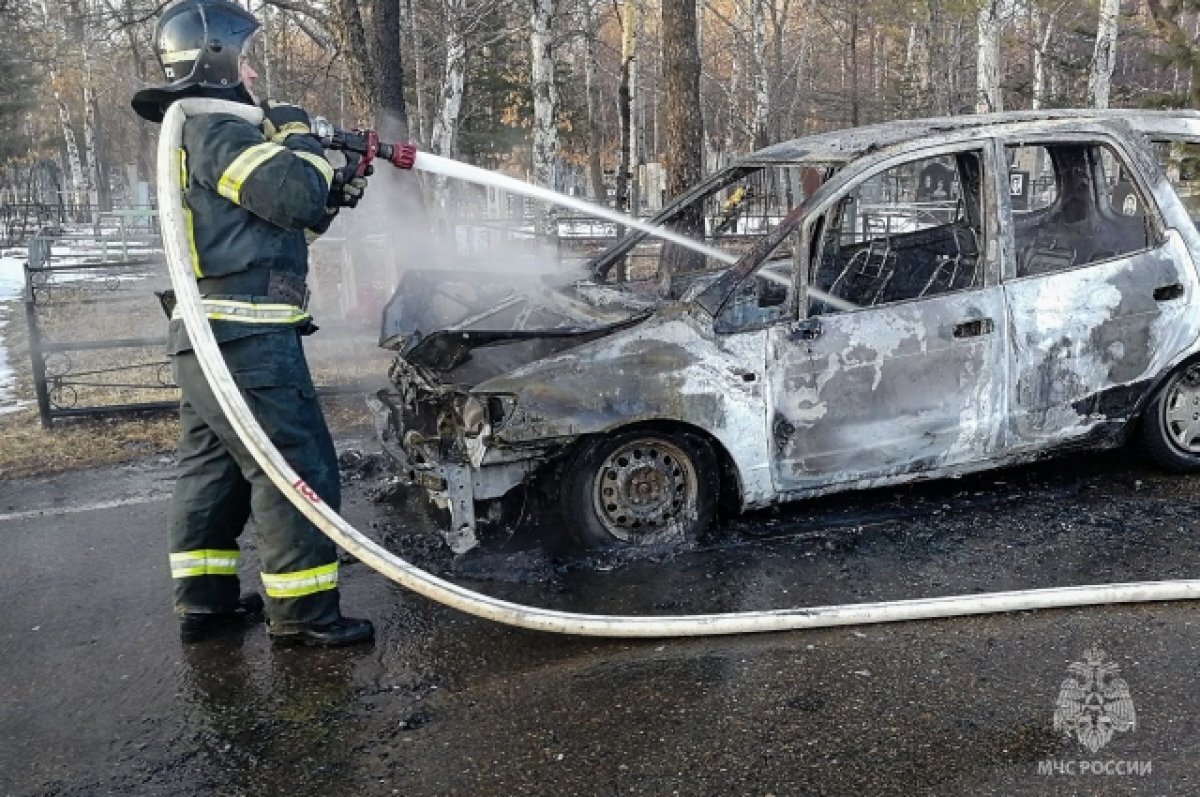    Три автомобиля сгорели в Приморье за сутки