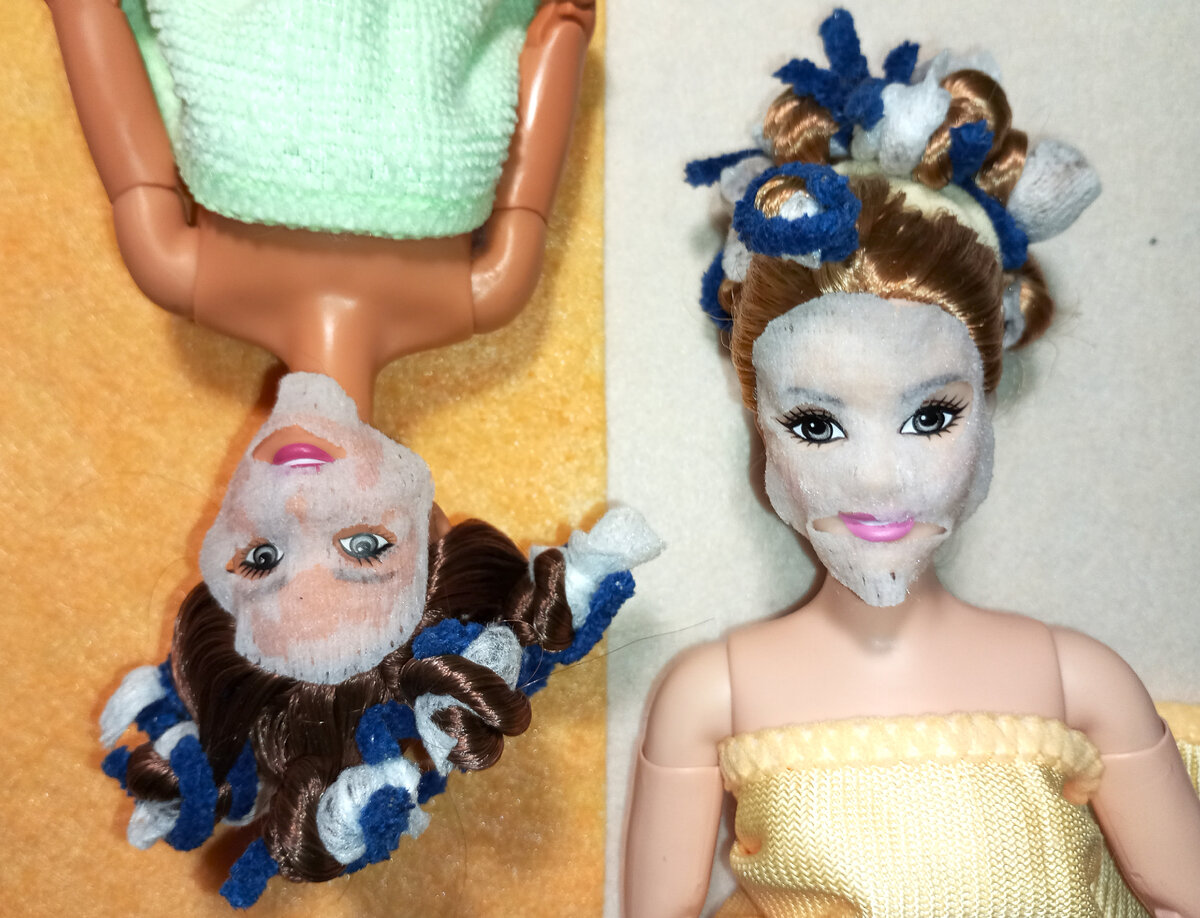 — Слушай, может, нам уши проколоть? Как думаешь?