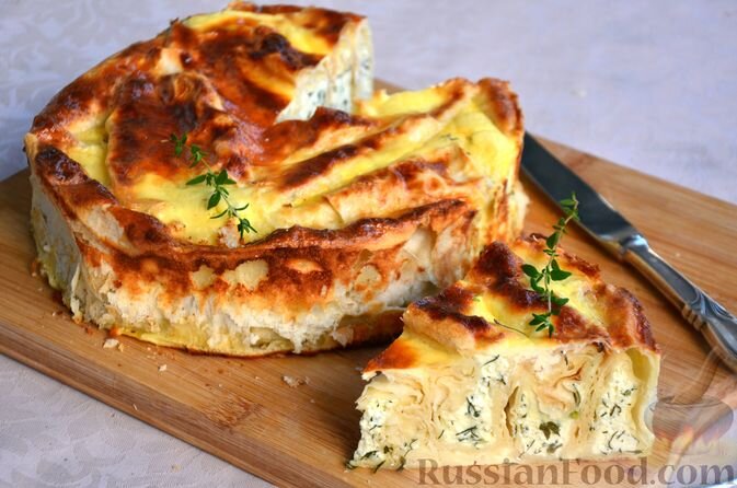 лаваш, брынза, творог, яйца, сметана, зелень укропа, зелень петрушки, масло сливочное, соль, чеснок, перец красный молотый