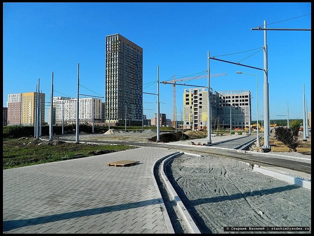 Дороги, дома, парковки. Летним утром через Академический. Часть 3.  Екатеринбург. Июль 2023 года | Блог Васьки | Дзен