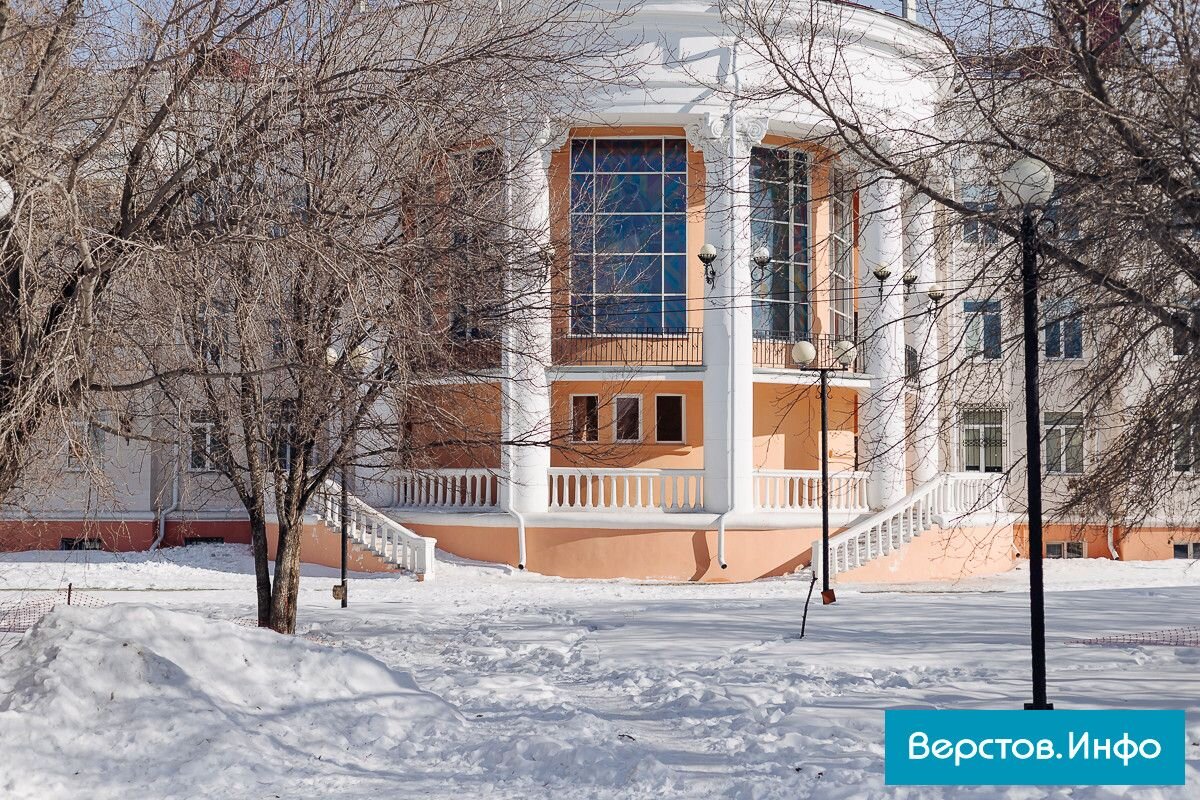 В Театральном сквере Магнитогорска может появиться скульптура танцовщика и  выездная библиотека | Новости Магнитогорска Верстов.Инфо | Дзен